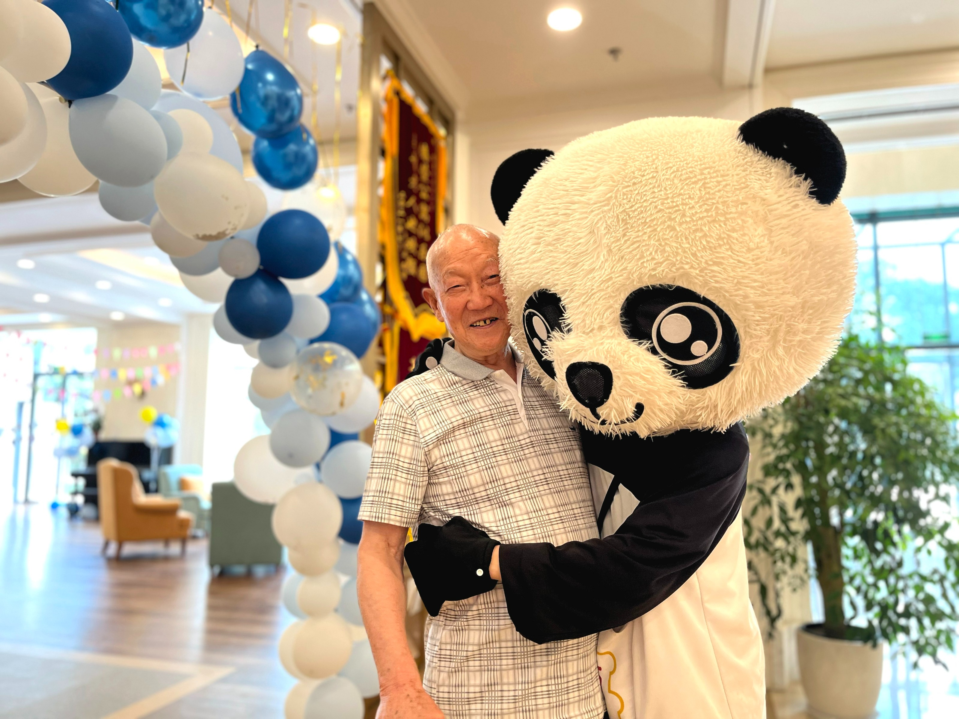 嘘，听他们说，什么才是养老院生活的天花板