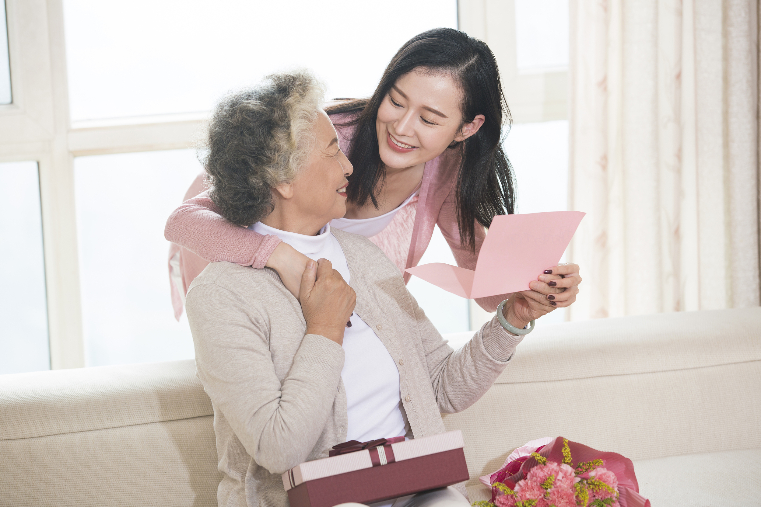 详解普通养老院费用：一月究竟需要多少钱？